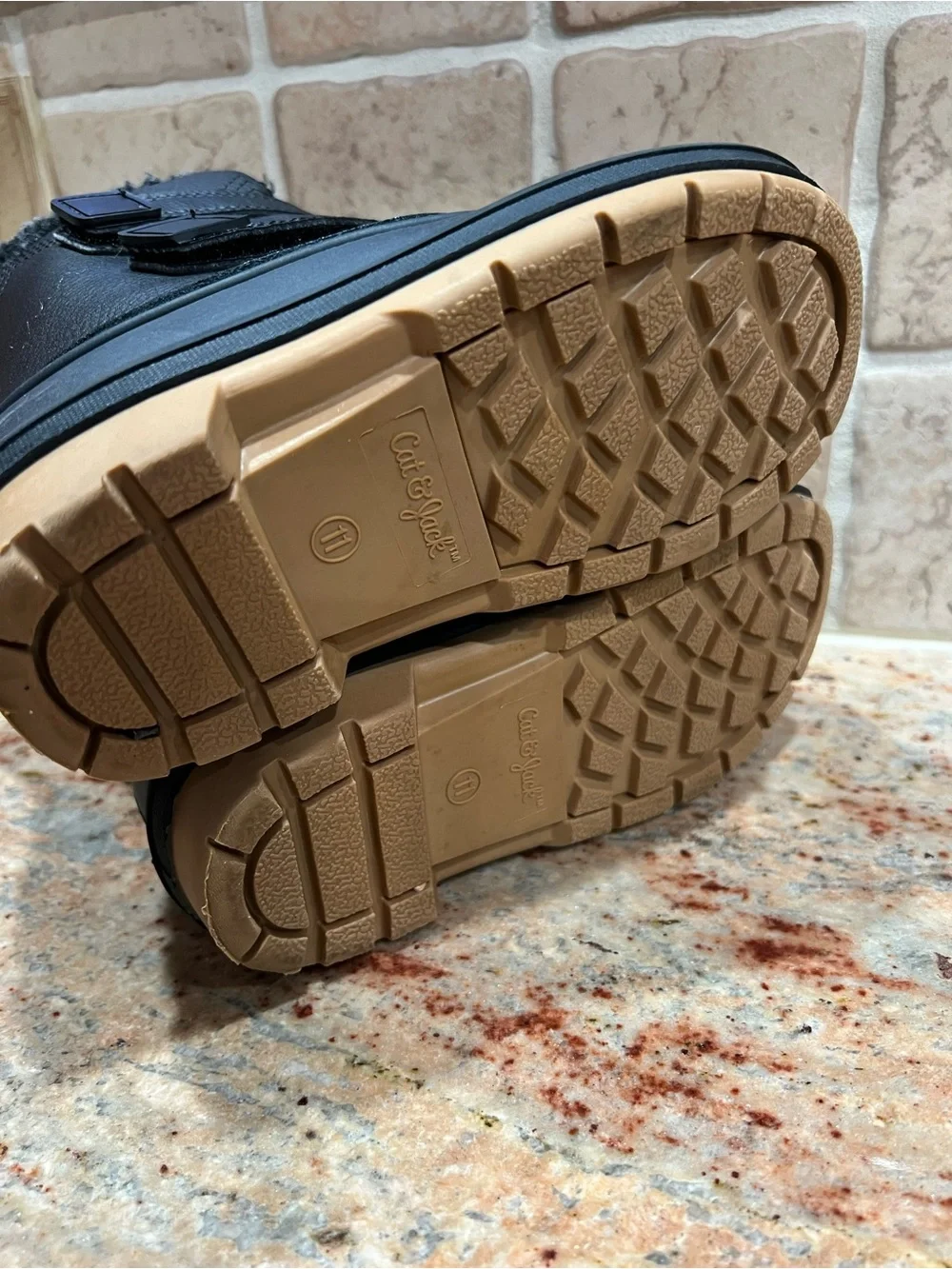 Cat & Jack Black Kids' Insulated Snow Boots